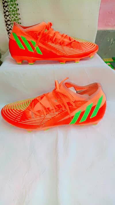 Football shoes original Nike airzom adidas predator puma feature