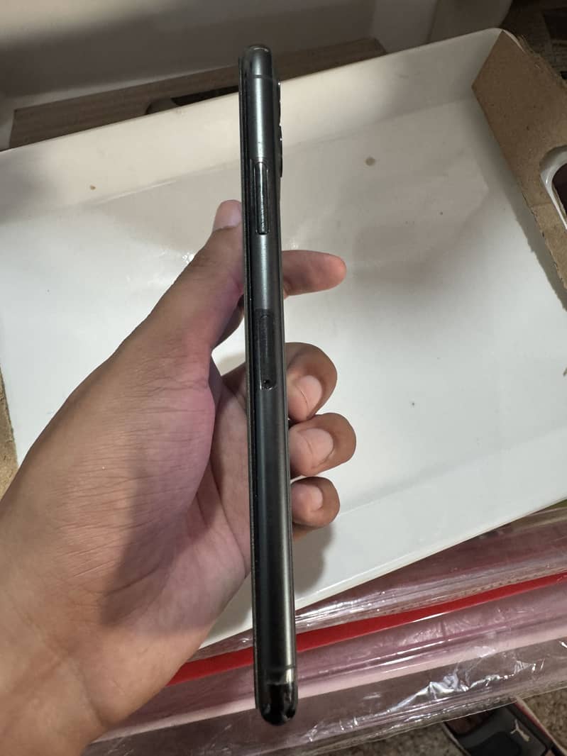 Apple iPhone 11 Pro Max 1