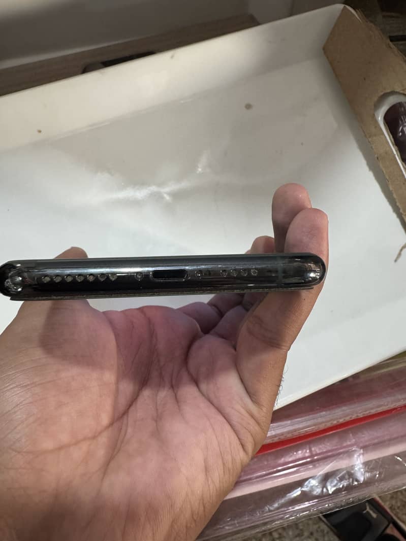 Apple iPhone 11 Pro Max 5