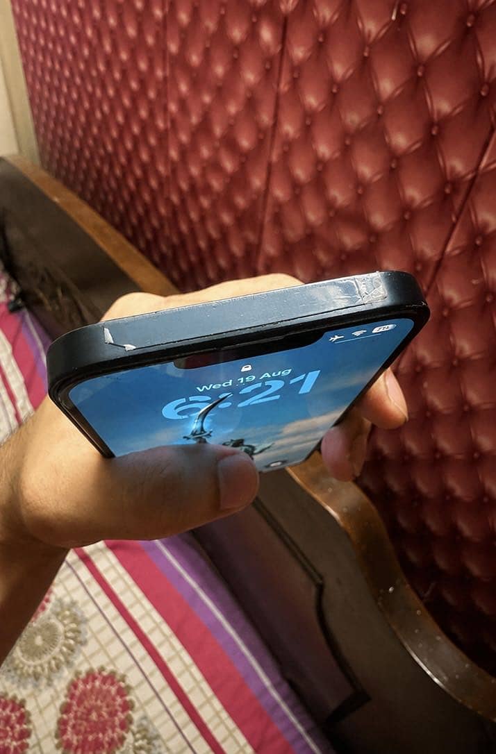 Apple iPhone 13 6