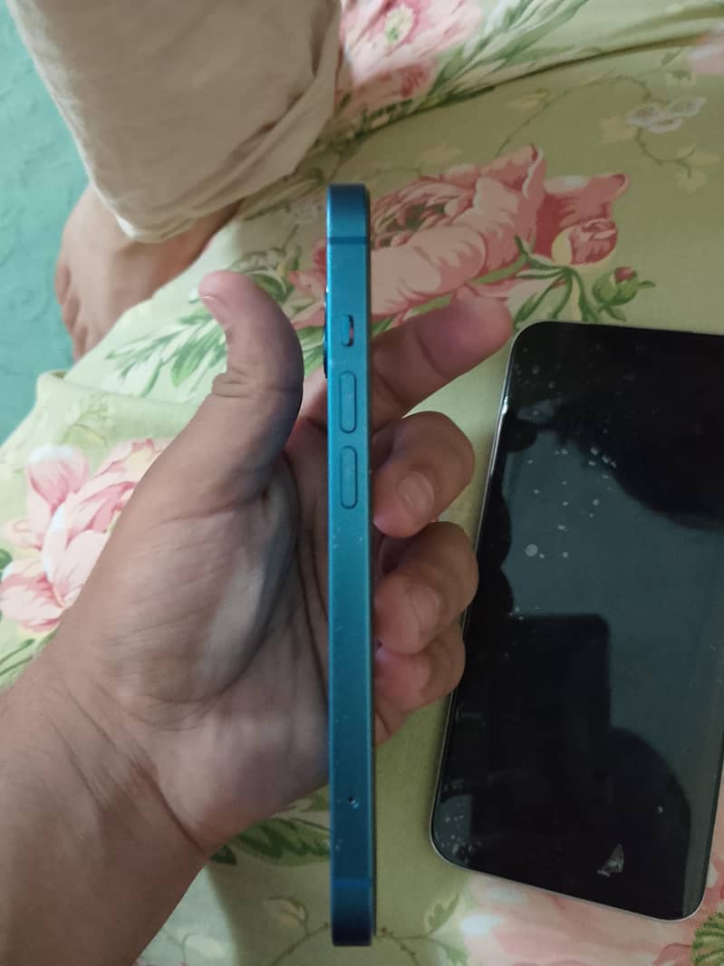 Apple iPhone 13 1