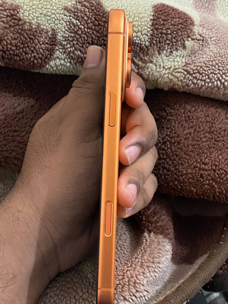 Apple iPhone 17 Pro Max 3