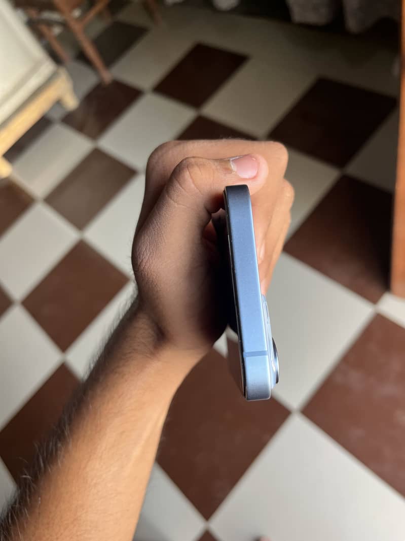 Apple iPhone 14 3
