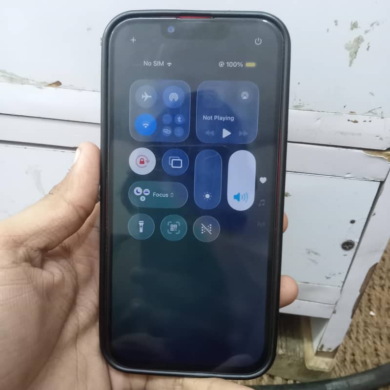 iPhone 13 4