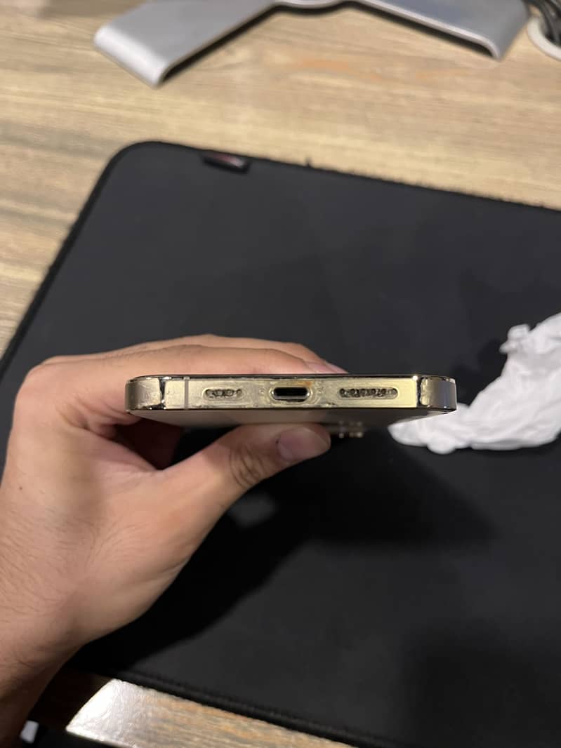 Apple iPhone 13 Pro Max 5