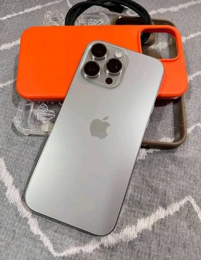 Apple iPhone 16 Pro Max