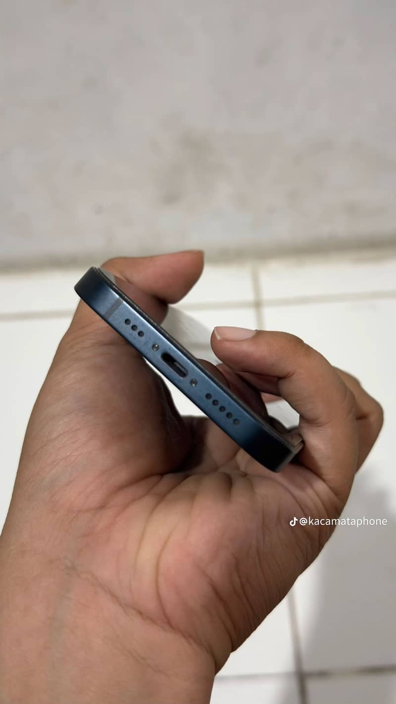 Apple iPhone 13 2