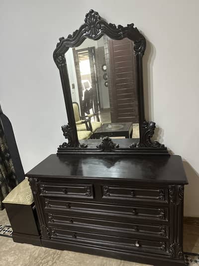 Chinoti bed king size
