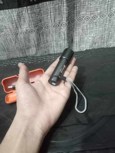 POCKET SIZE LIGHT LONG BATTERY BOX PACK