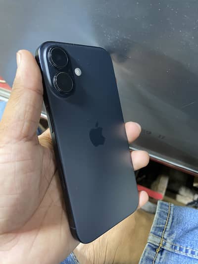 Apple iPhone 16