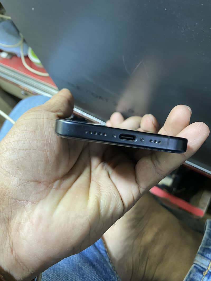 Apple iPhone 16 1