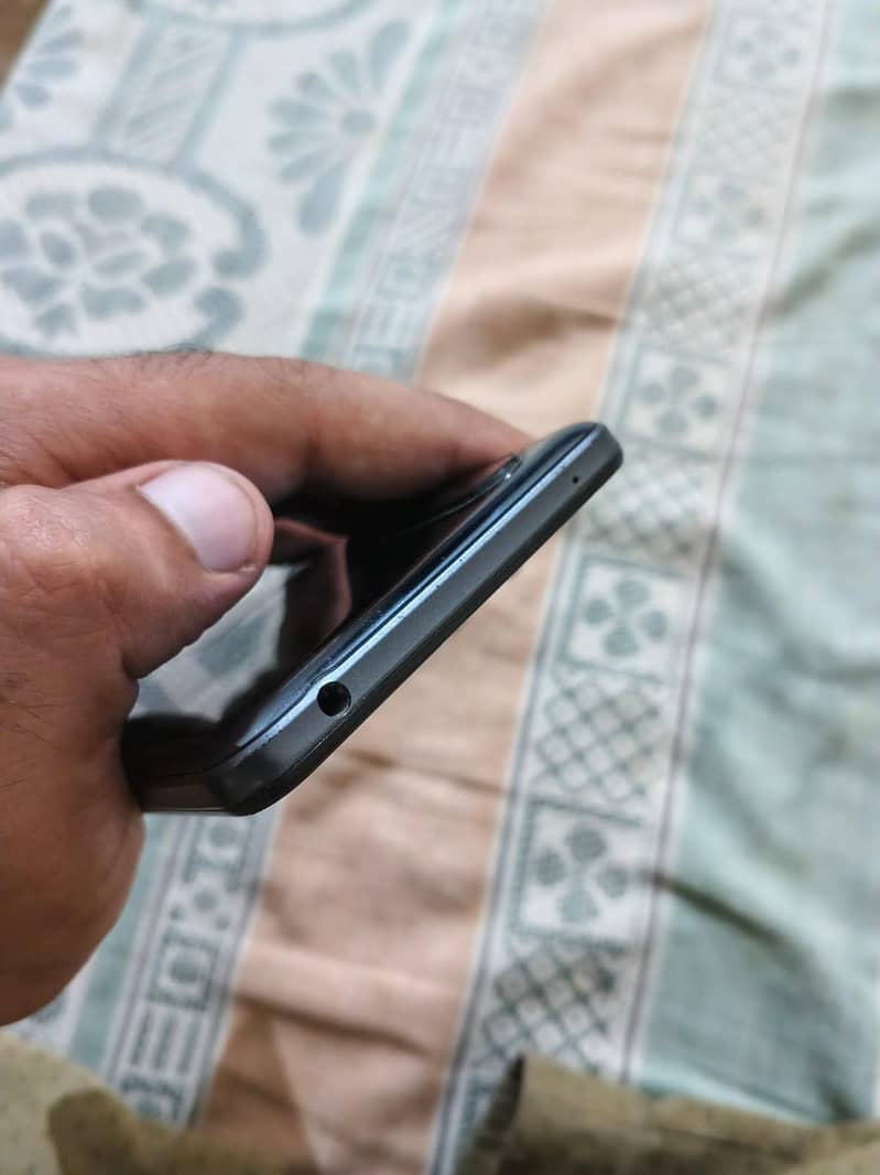 Sharp Aquos Zero 1