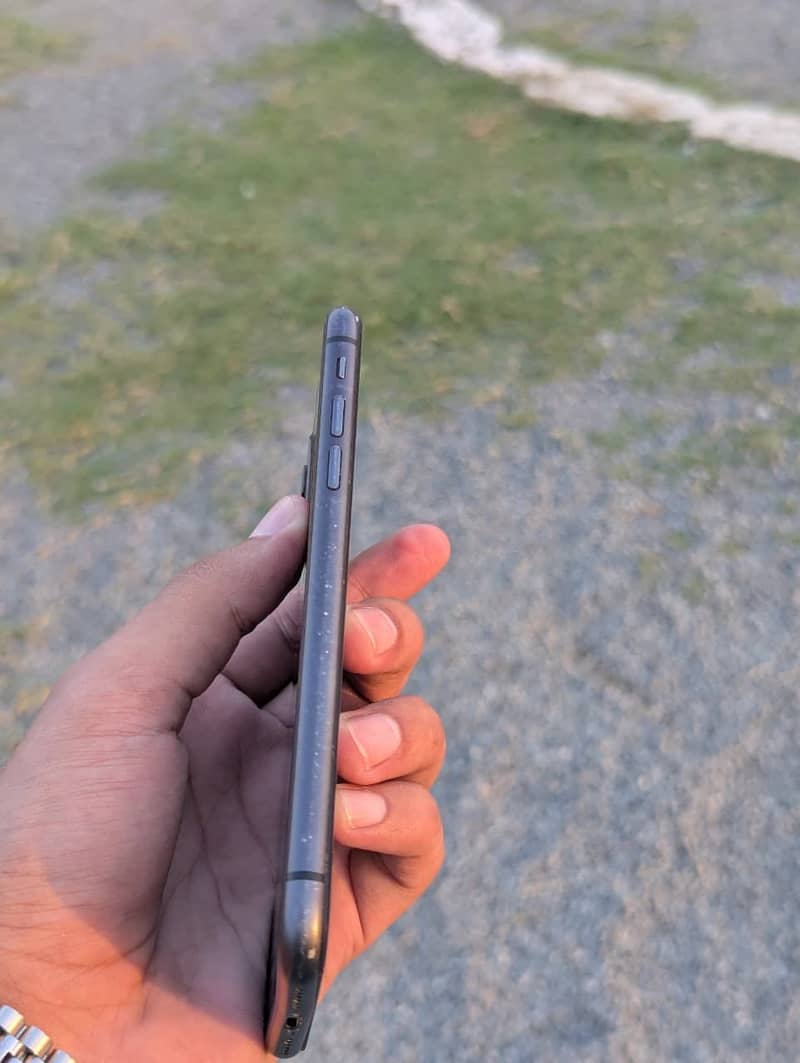 Apple iPhone 11 2