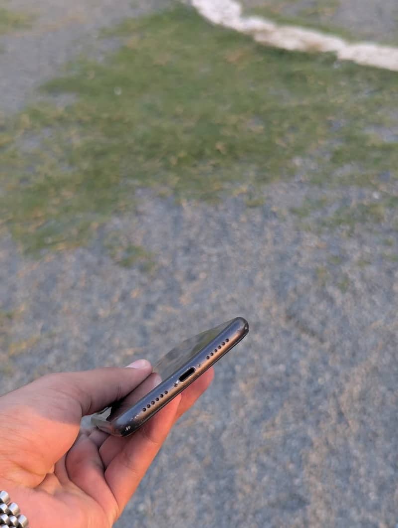 Apple iPhone 11 5