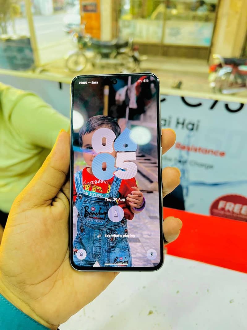 Google Pixel 8 5