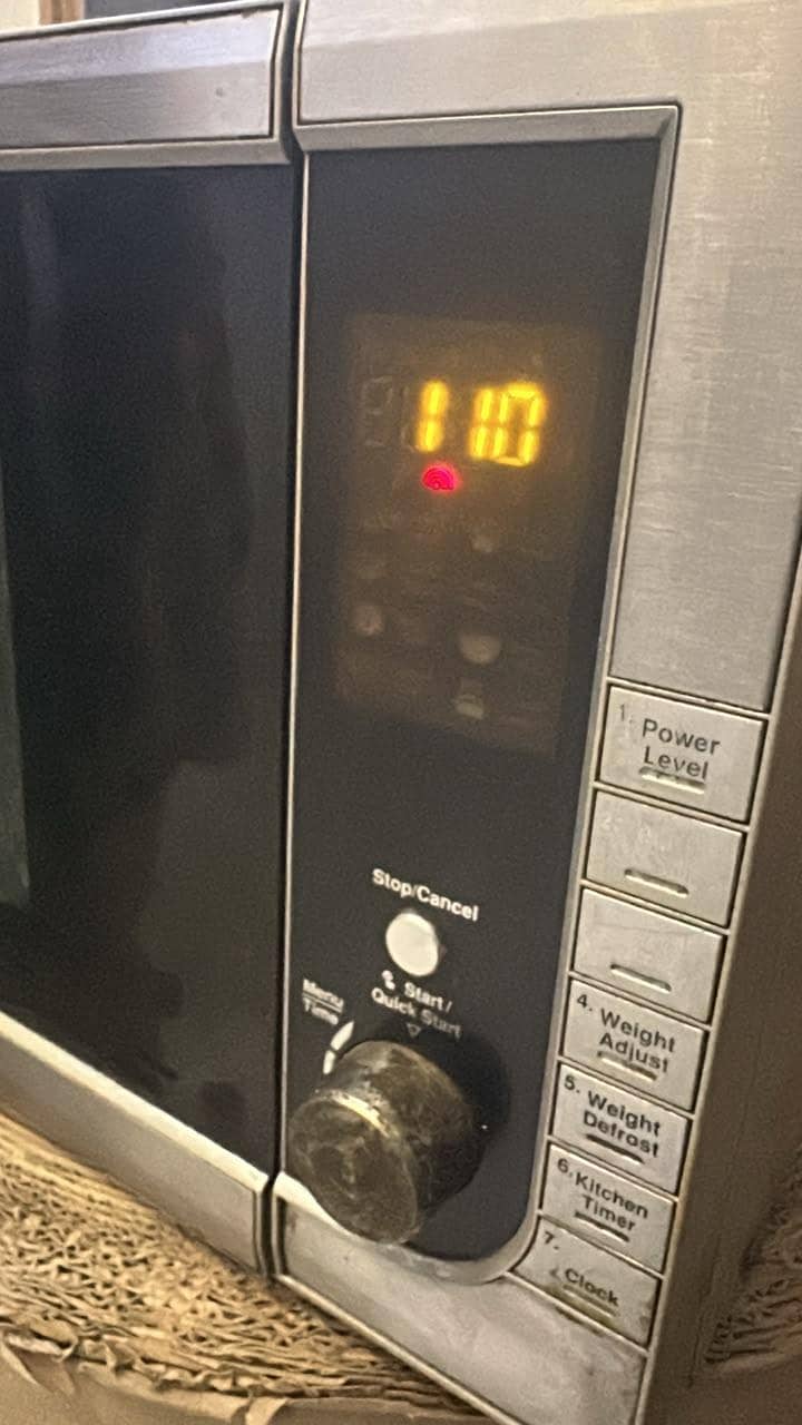 Dawlance microwave 1
