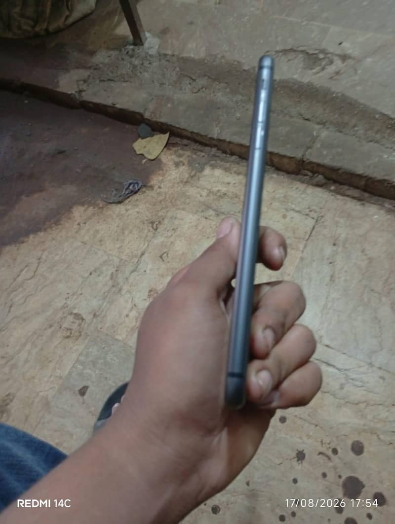 Apple iPhone 8 Plus 2