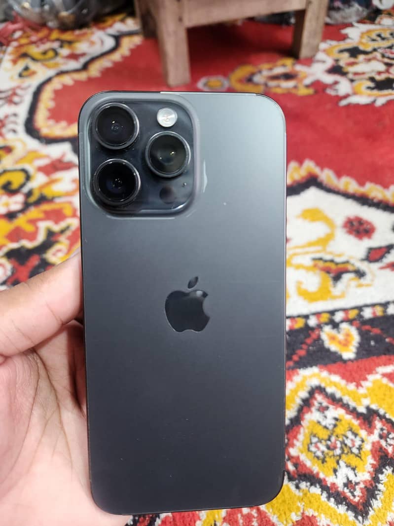 Iphone 15 pro max 4