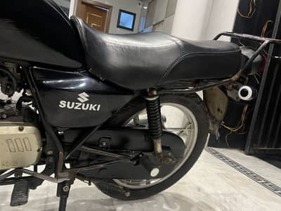 Suzuki gs150 new tyre install