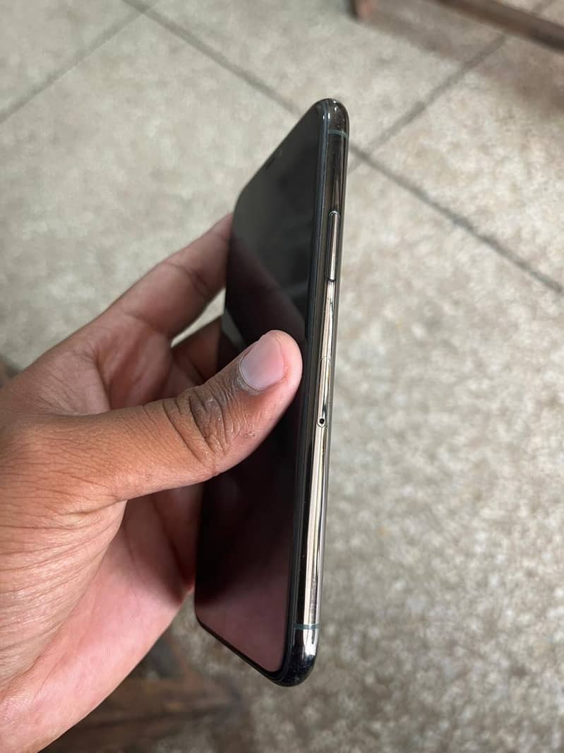 Apple iPhone 11 Pro 3