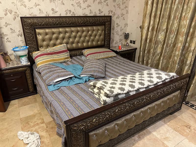bedset with side tables with mattress 0