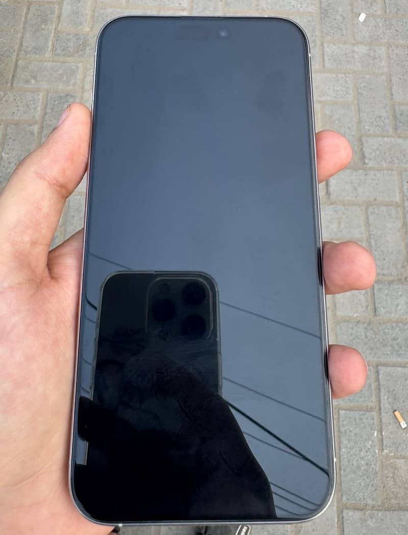 Apple iPhone 15 pro max 1