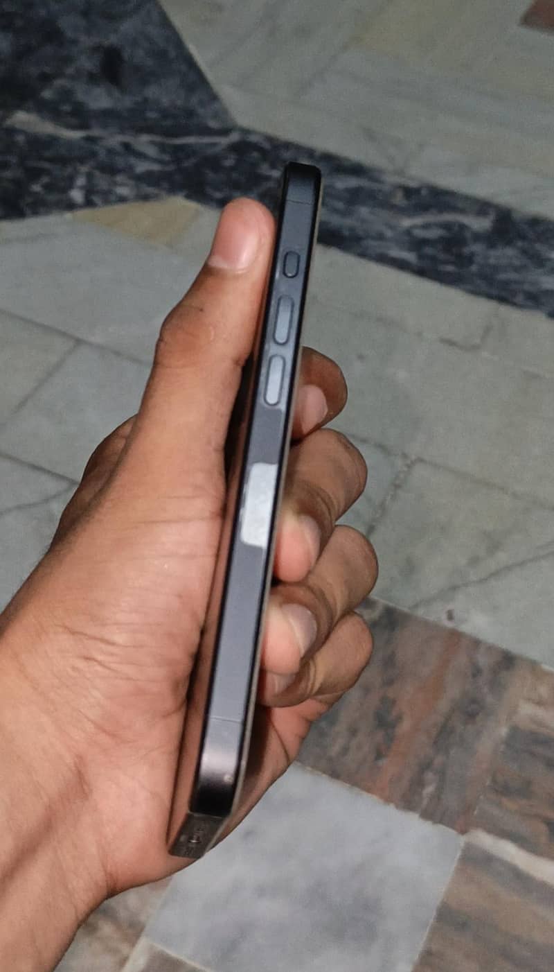 iphone 15 pro 2