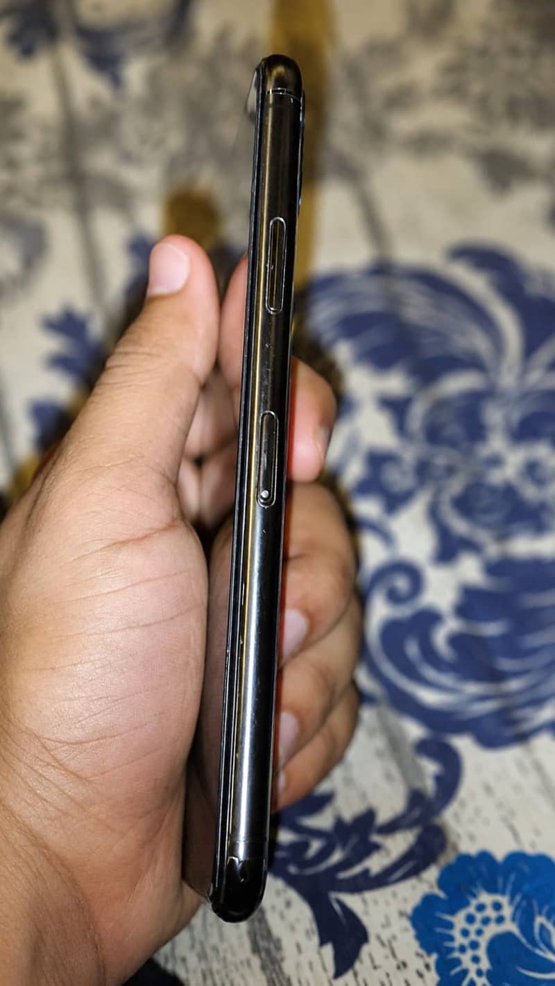 Apple iPhone 11 Pro Max 6