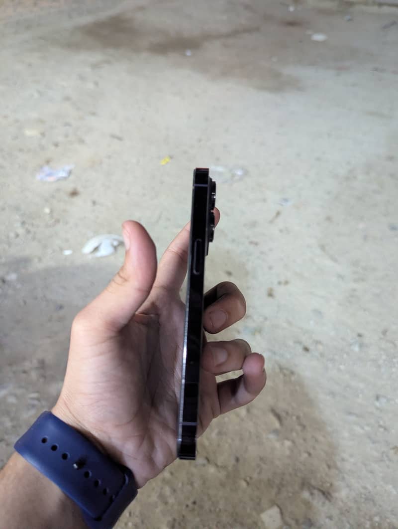 Apple iPhone 14 Pro 2