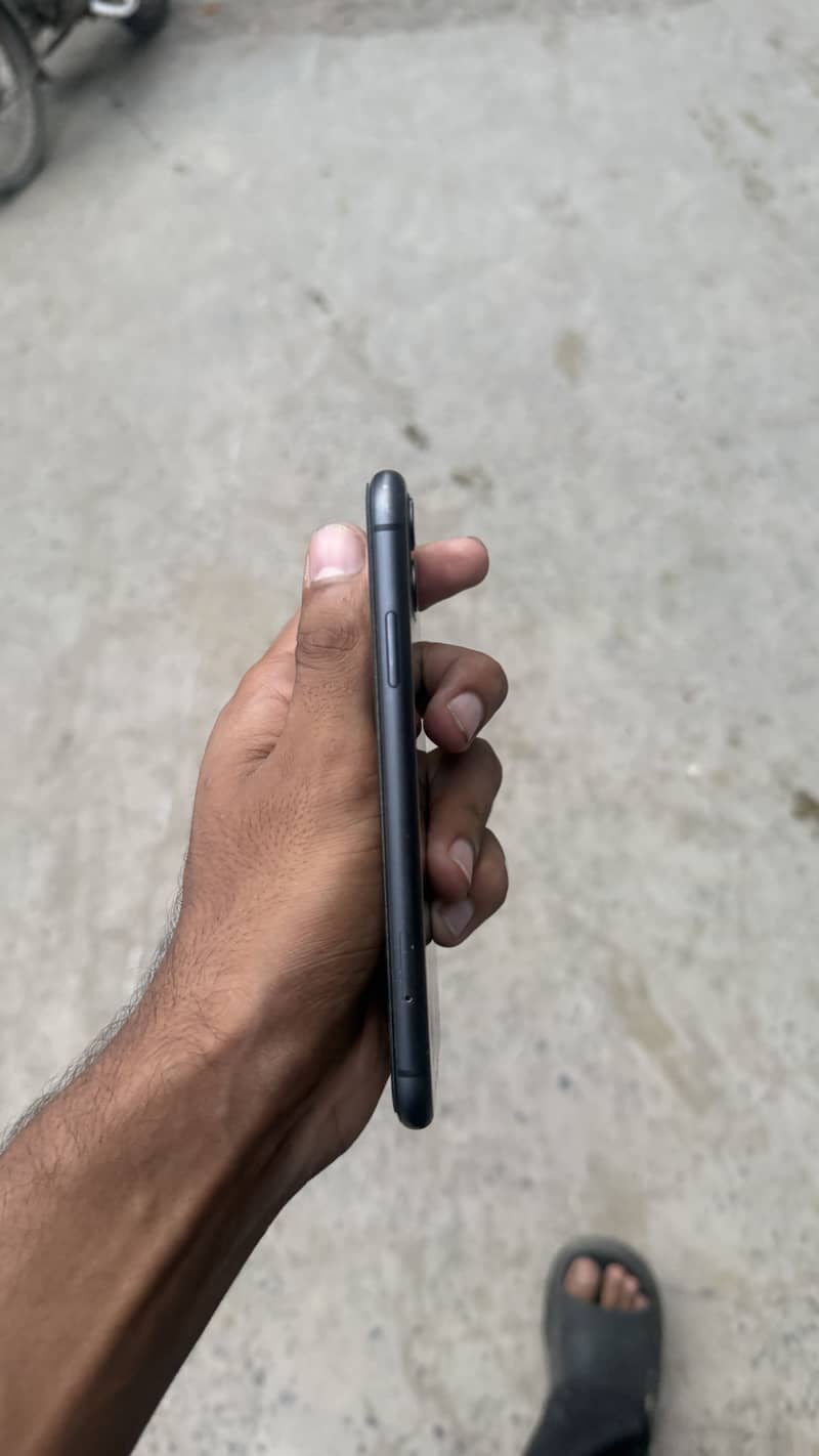 Apple iPhone 11 0