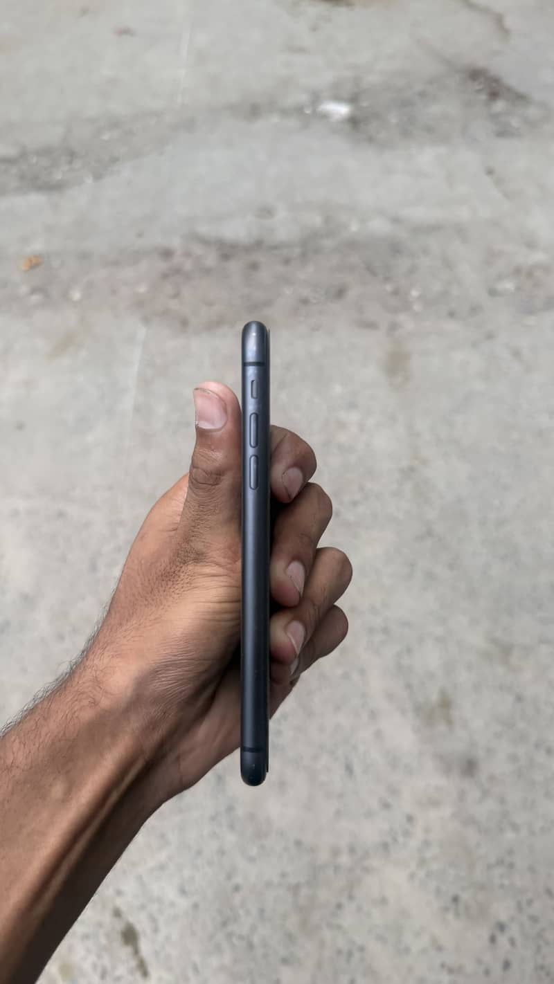 Apple iPhone 11 5