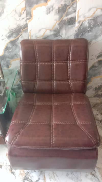 bilkul new Soffa 1 seater 3 pice good condition abi 15 din pehly