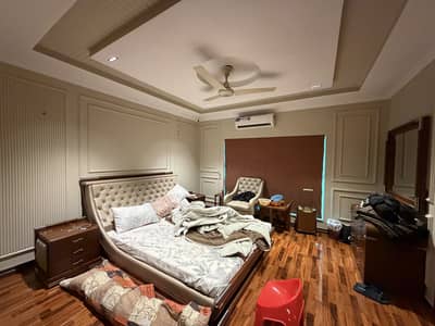 10 Marla old House Available For Sale with solar system Bahria Town Lahore