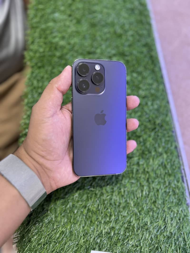 Apple iPhone 14 Pro 0