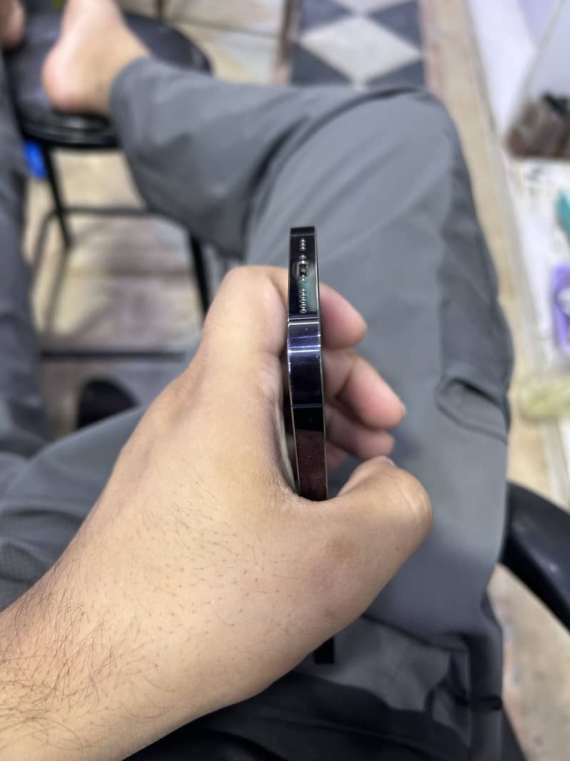 Apple iPhone 14 Pro 2