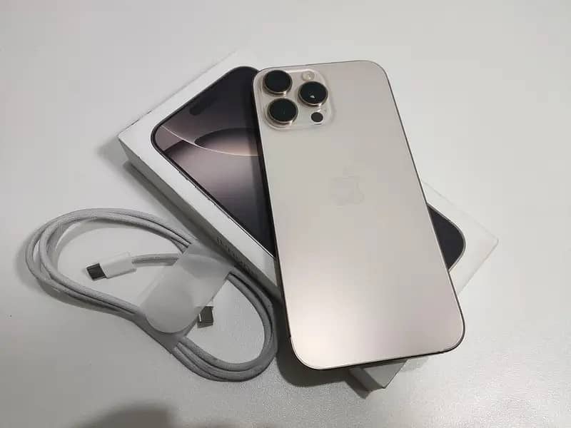Apple iPhone 16 Pro Max 0