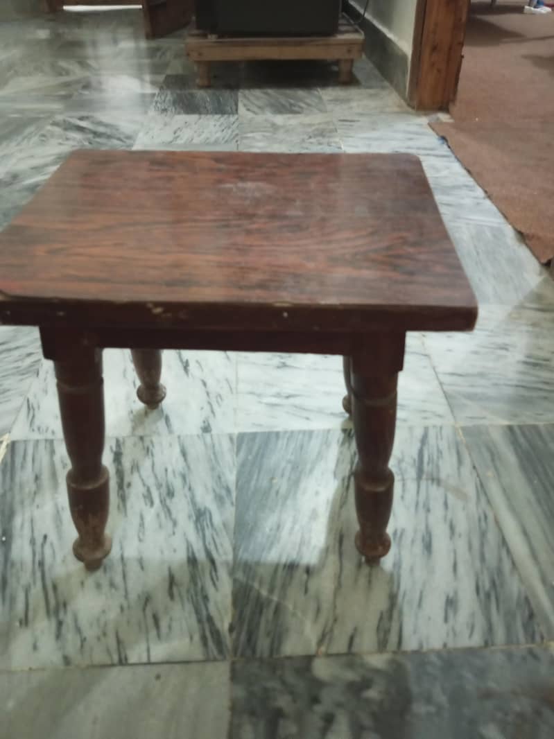 5 Seater Sofa set with 5 Kushan and two small table 6