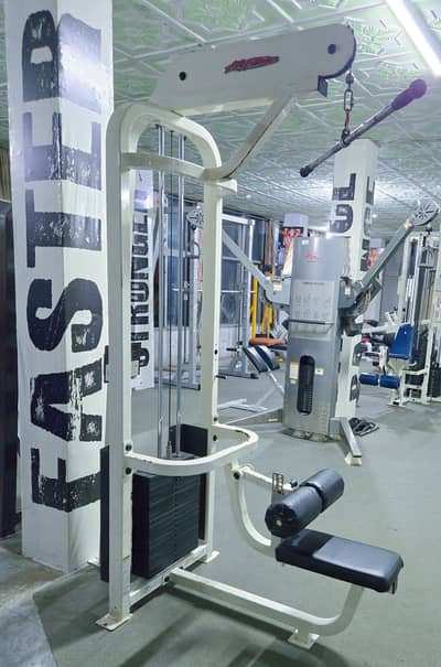 Lat pulldown life fitness pro USA
