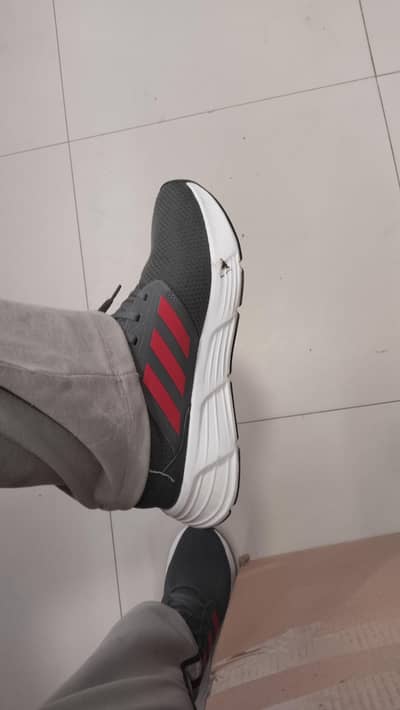Adidas 9.5