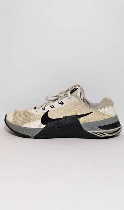 Nike Training Sports Shoes – Stylish & Comfortable