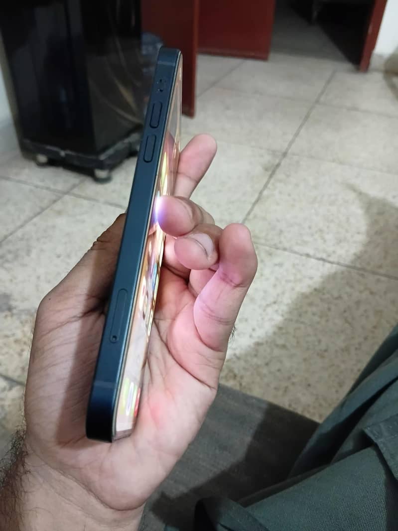 Apple iPhone 12 1