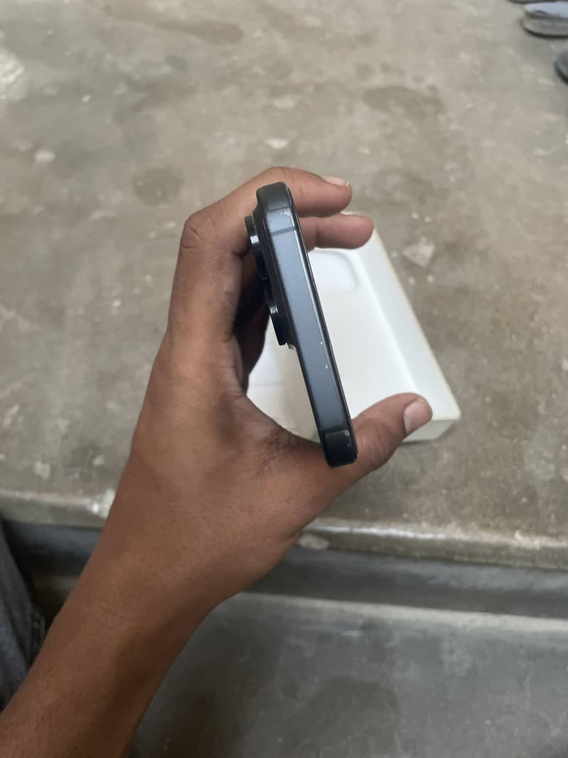 Apple iPhone 15 Pro Max 1