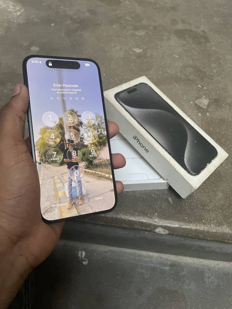 Apple iPhone 15 Pro Max 4