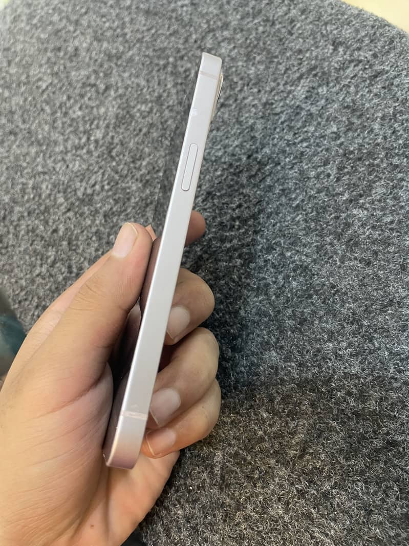 Apple iPhone 13 1