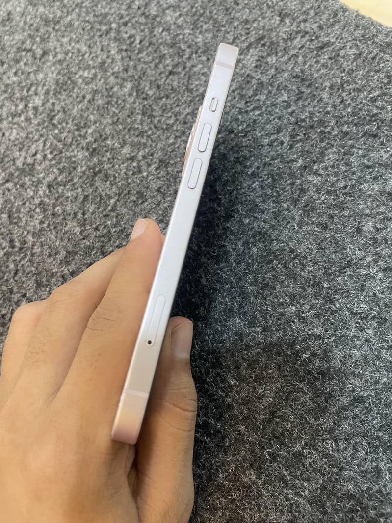 Apple iPhone 13 2