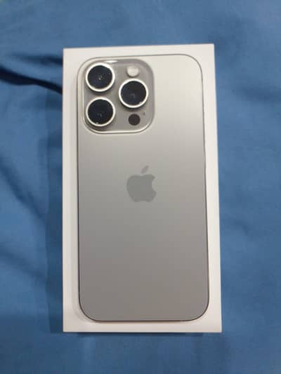 Apple iPhone 15 Pro (Scratch-less)