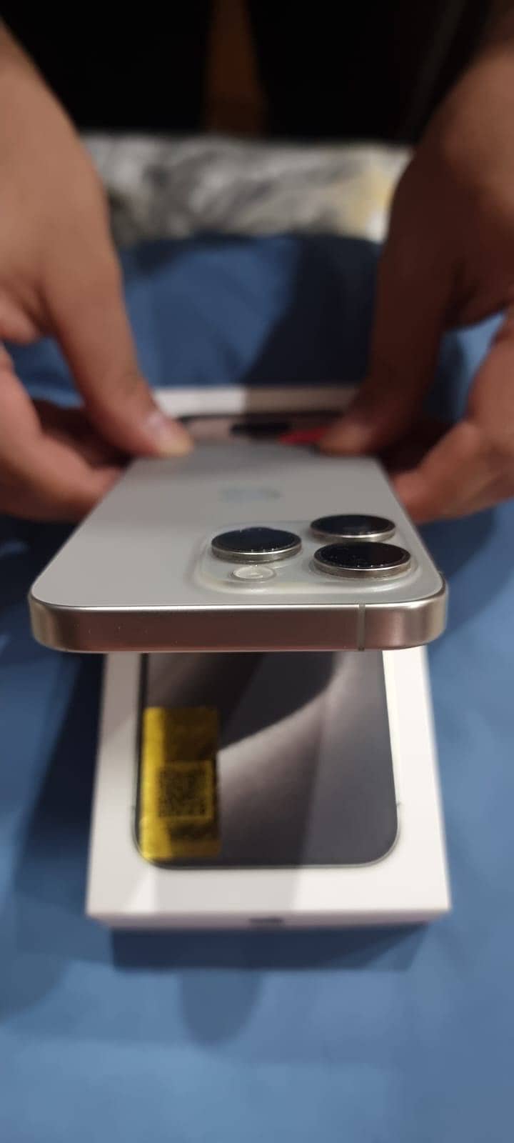 Apple iPhone 15 Pro (Scratch-less) 1