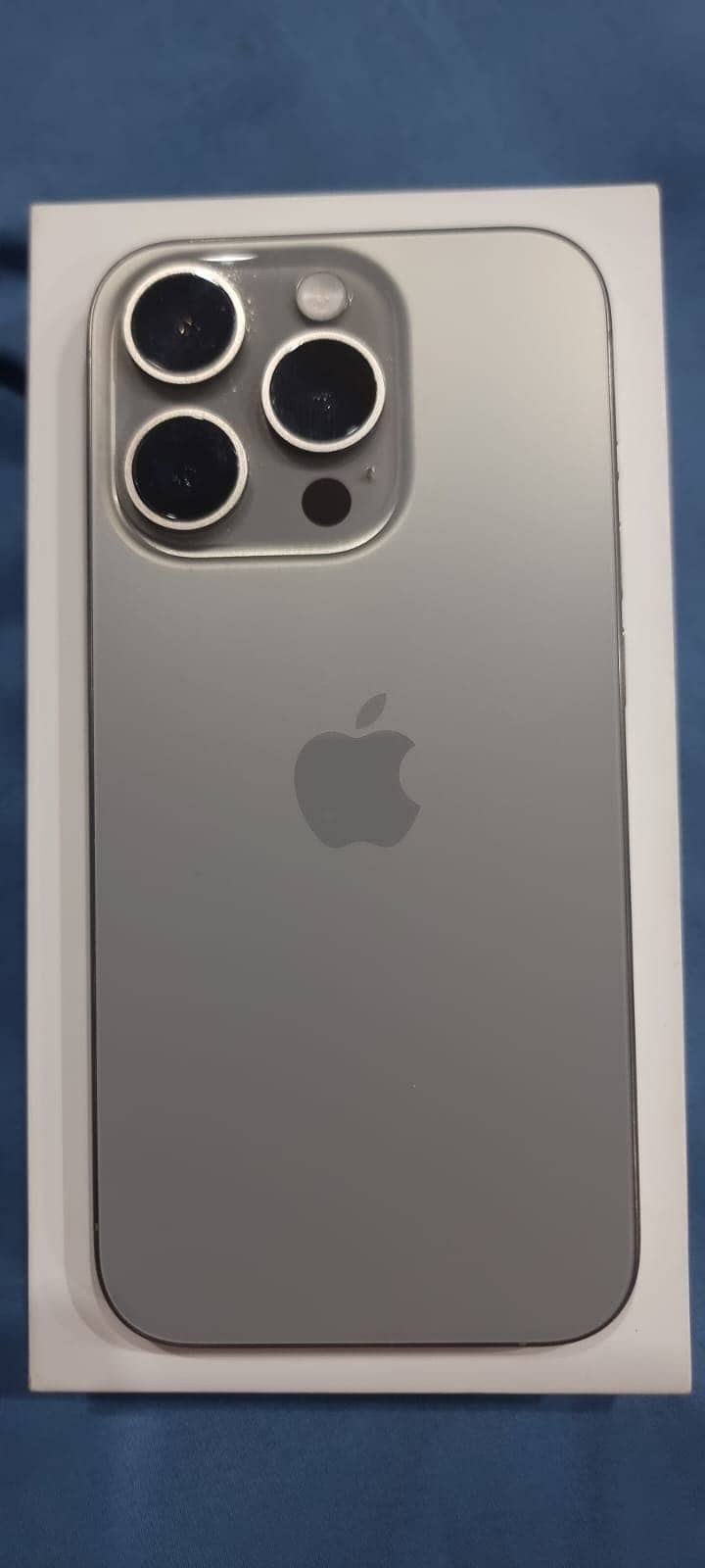 Apple iPhone 15 Pro (Scratch-less) 3