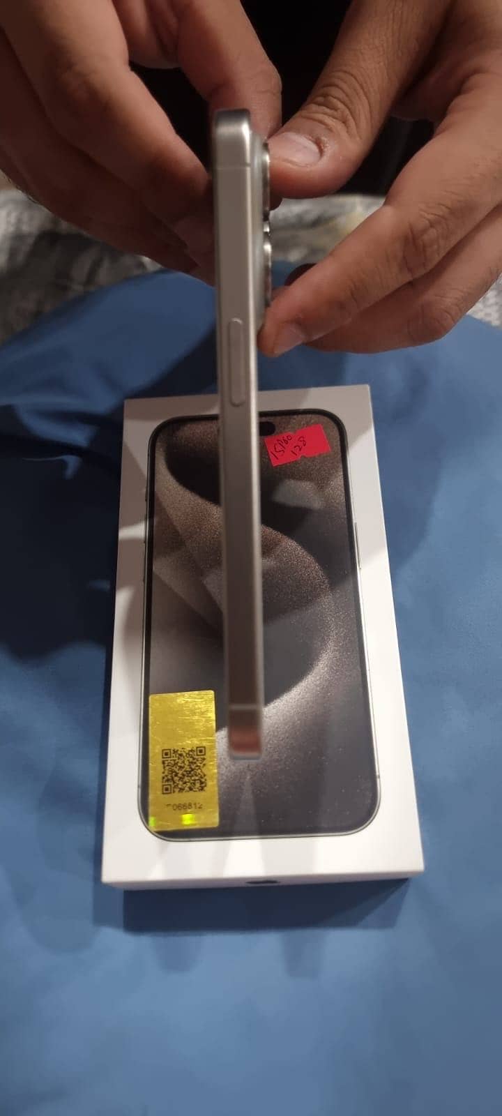 Apple iPhone 15 Pro (Scratch-less) 10