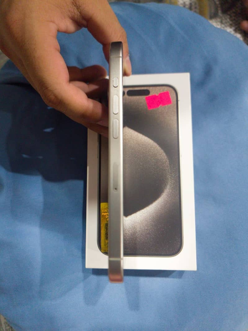 Apple iPhone 15 Pro (Scratch-less) 11